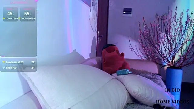 Snapshot of Cassie_Wild chatting on 02-17-26, 04:02 Cassie Wild online show from 02-17-26, 04:02