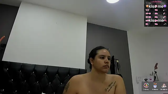 Snapshot of MariaGaitan chatting on 03-08-25, 03:02 MariaGaitan online show from 03-08-25, 03:02