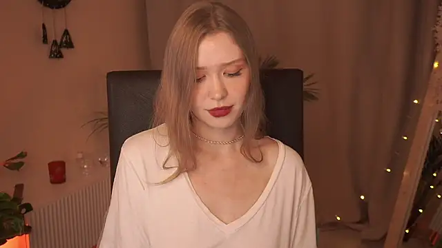 Snapshot of TataCoy chatting on 09-10-25, 01:00 TataCoy online show from 09-10-25, 01:00