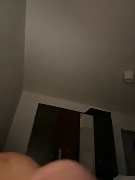 Snapshot of Tomhot3869 chatting on 10-15-25, 07:47 Tomhot3869 online show from 10-15-25, 07:47