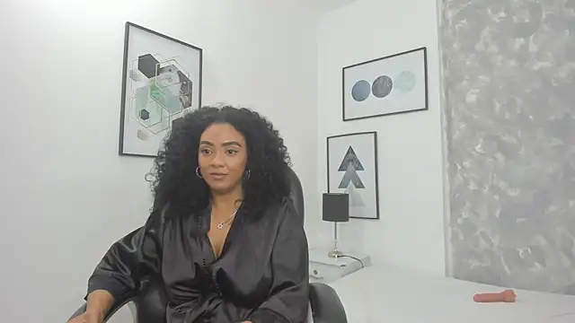 Snapshot of Tanisha__campbell chatting on 12-18-24, 03:44 Tanisha campbell online show from 12-18-24, 03:44