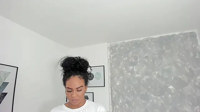 Snapshot of Tanisha__campbell chatting on 02-06-25, 12:59 Tanisha campbell online show from 02-06-25, 12:59