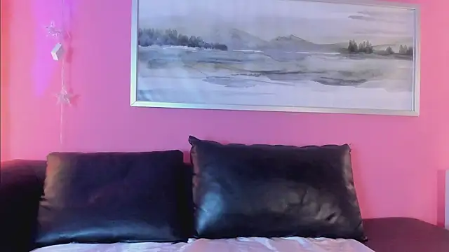 Tiffanysurez  online show from 11-28-25, 08:33