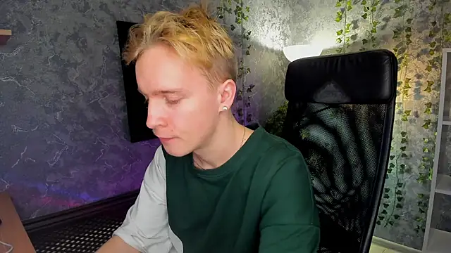 AlexxSweet online show from 12-21-24, 07:35