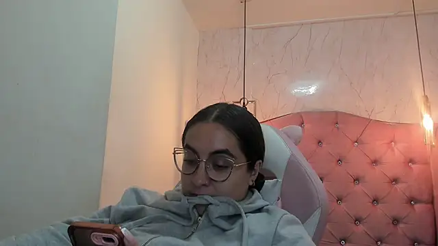 nalalye cruzz  online show from 02-12-25, 02:35