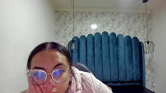 nalalye cruzz  online show from 10-03-25, 02:30