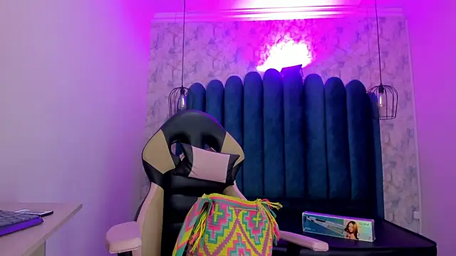 Snapshot of nalalye_cruzz_ chatting on 01-11-26, 03:00 nalalye cruzz online show from 01-11-26, 03:00