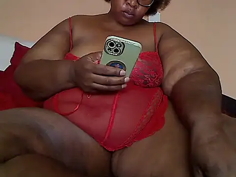 Snapshot of ZOQULUx chatting on 02-16-25, 01:49 ZOQULUx online show from 02-16-25, 01:49