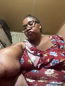 Snapshot of ZOQULUx chatting on 03-13-25, 07:50 ZOQULUx online show from 03-13-25, 07:50