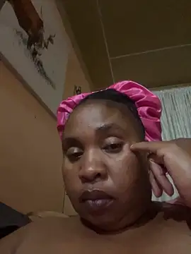 Snapshot of ZOQULUx chatting on 03-21-25, 09:01 ZOQULUx online show from 03-21-25, 09:01