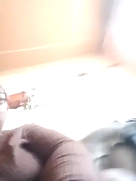 Snapshot of ZOQULUx chatting on 10-13-25, 08:25 ZOQULUx online show from 10-13-25, 08:25