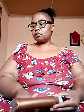 Snapshot of ZOQULUx chatting on 11-26-25, 09:43 ZOQULUx online show from 11-26-25, 09:43