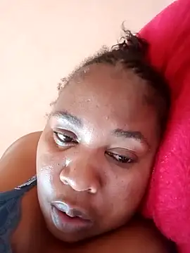 Snapshot of ZOQULUx chatting on 12-21-25, 06:42 ZOQULUx online show from 12-21-25, 06:42