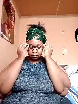 Snapshot of ZOQULUx chatting on 03-05-26, 09:16 ZOQULUx online show from 03-05-26, 09:16