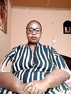 Snapshot of ZOQULUx chatting on 03-13-26, 12:34 ZOQULUx online show from 03-13-26, 12:34