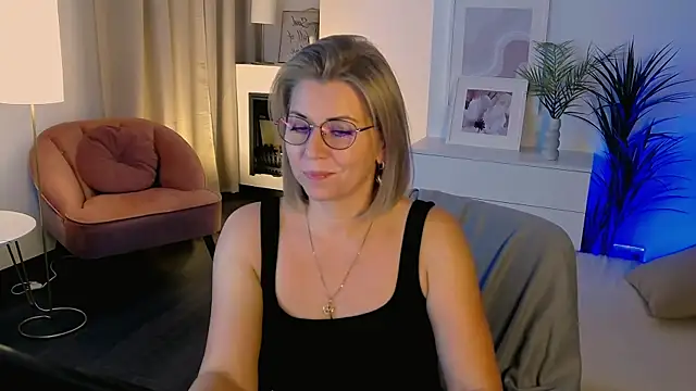 Annie Light online show from 10-07-25, 05:59