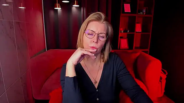 Annie Light online show from 02-02-26, 06:23