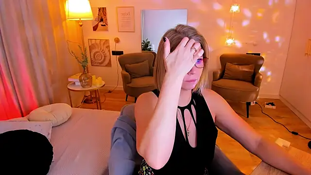 Annie Light online show from 03-03-26, 06:08