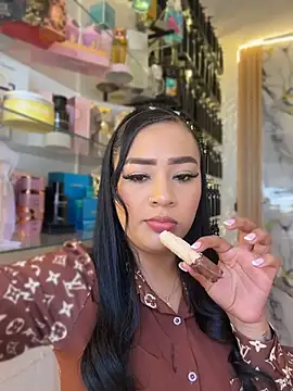 Snapshot of Luisa_Fernandaa chatting on 08-02-26, 04:05 Luisa Fernandaa online show from 08-02-26, 04:05