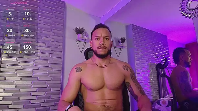 ARON TAYLER01 online show from 04-21-26, 10:43