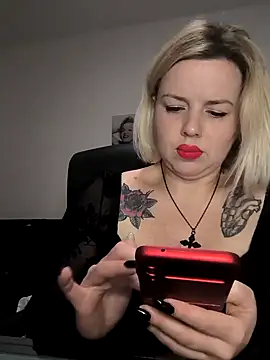 Snapshot of Ladykaos chatting on 01-14-26, 04:23 Ladykaos online show from 01-14-26, 04:23