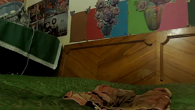 EllyseJenner online show from 10-22-25, 05:24