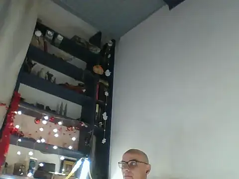 Snapshot of Karabinek666 chatting on 01-11-26, 08:14 Karabinek666 online show from 01-11-26, 08:14