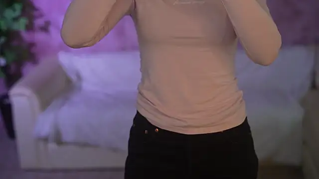 Snapshot of Elice_Dream chatting on 09-29-25, 02:55 Elice Dream online show from 09-29-25, 02:55