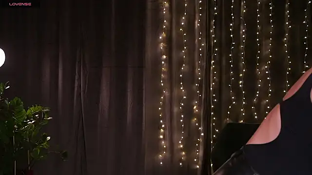 Snapshot of Elice_Dream chatting on 03-25-26, 08:04 Elice Dream online show from 03-25-26, 08:04