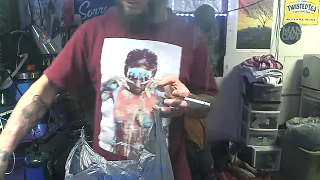 Snapshot of CloudDadddyyy420 chatting on 11-10-25, 02:10 CloudDadddyyy420 online show from 11-10-25, 02:10