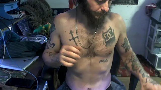 Snapshot of CloudDadddyyy420 chatting on 11-16-25, 11:38 CloudDadddyyy420 online show from 11-16-25, 11:38