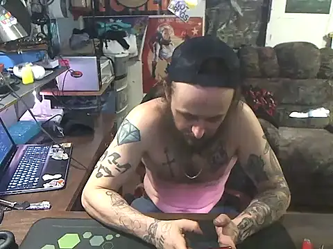 Snapshot of CloudDadddyyy420 chatting on 12-13-25, 07:53 CloudDadddyyy420 online show from 12-13-25, 07:53