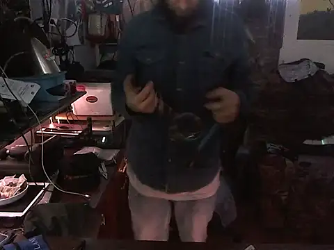 Snapshot of CloudDadddyyy420 chatting on 12-21-25, 12:34 CloudDadddyyy420 online show from 12-21-25, 12:34