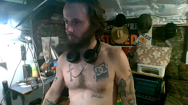 Snapshot of CloudDadddyyy420 chatting on 01-10-26, 03:30 CloudDadddyyy420 online show from 01-10-26, 03:30