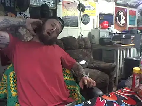 Snapshot of CloudDadddyyy420 chatting on 01-10-26, 05:37 CloudDadddyyy420 online show from 01-10-26, 05:37