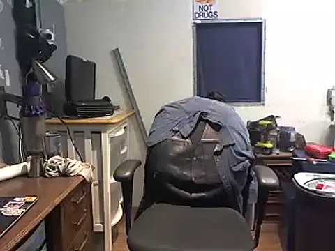 Snapshot of CloudDadddyyy420 chatting on 03-08-26, 08:01 CloudDadddyyy420 online show from 03-08-26, 08:01