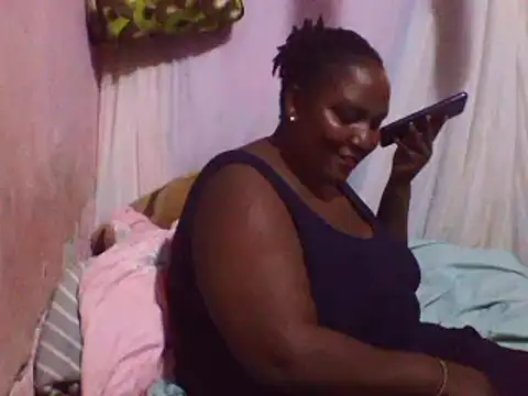 Snapshot of big_clits chatting on 03-19-25, 11:17 big clits online show from 03-19-25, 11:17