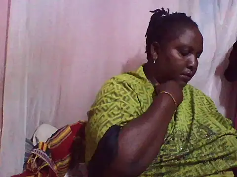 Snapshot of big_clits chatting on 10-06-25, 04:04 big clits online show from 10-06-25, 04:04