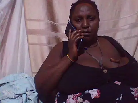 Snapshot of big_clits chatting on 10-19-25, 01:23 big clits online show from 10-19-25, 01:23