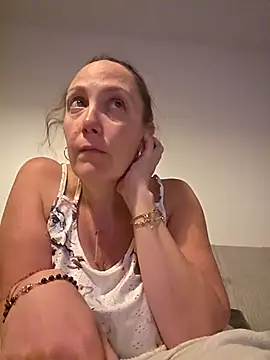 Wisie Cutie online show from 04-25-26, 09:01