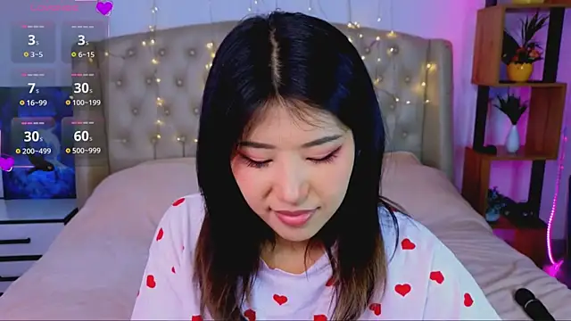 Wendy  Hills online show from 03-10-25, 03:41