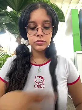 Snapshot of Annya-sweet chatting on 12-02-24, 02:41 Annya-sweet online show from 12-02-24, 02:41