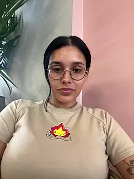 Snapshot of Annya-sweet chatting on 02-07-25, 02:58 Annya-sweet online show from 02-07-25, 02:58