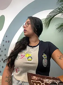 Snapshot of Annya-sweet chatting on 02-11-25, 02:46 Annya-sweet online show from 02-11-25, 02:46