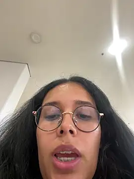 Snapshot of Annya-sweet chatting on 02-11-25, 05:50 Annya-sweet online show from 02-11-25, 05:50