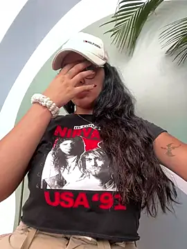 Snapshot of Annya-sweet chatting on 02-13-25, 07:42 Annya-sweet online show from 02-13-25, 07:42