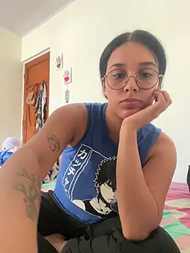 Snapshot of Annya-sweet chatting on 02-18-25, 08:14 Annya-sweet online show from 02-18-25, 08:14