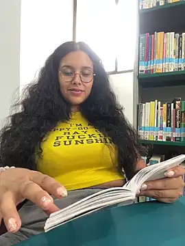 Snapshot of Annya-sweet chatting on 03-04-25, 03:04 Annya-sweet online show from 03-04-25, 03:04