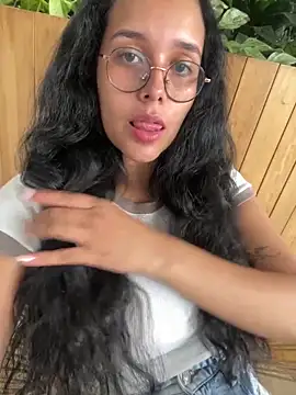 Snapshot of Annya-sweet chatting on 03-10-25, 02:37 Annya-sweet online show from 03-10-25, 02:37