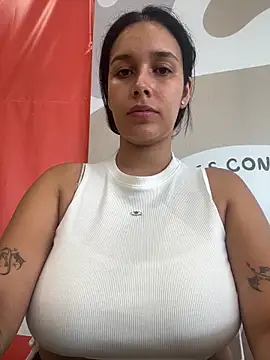 Snapshot of Annya-sweet chatting on 03-11-25, 02:51 Annya-sweet online show from 03-11-25, 02:51